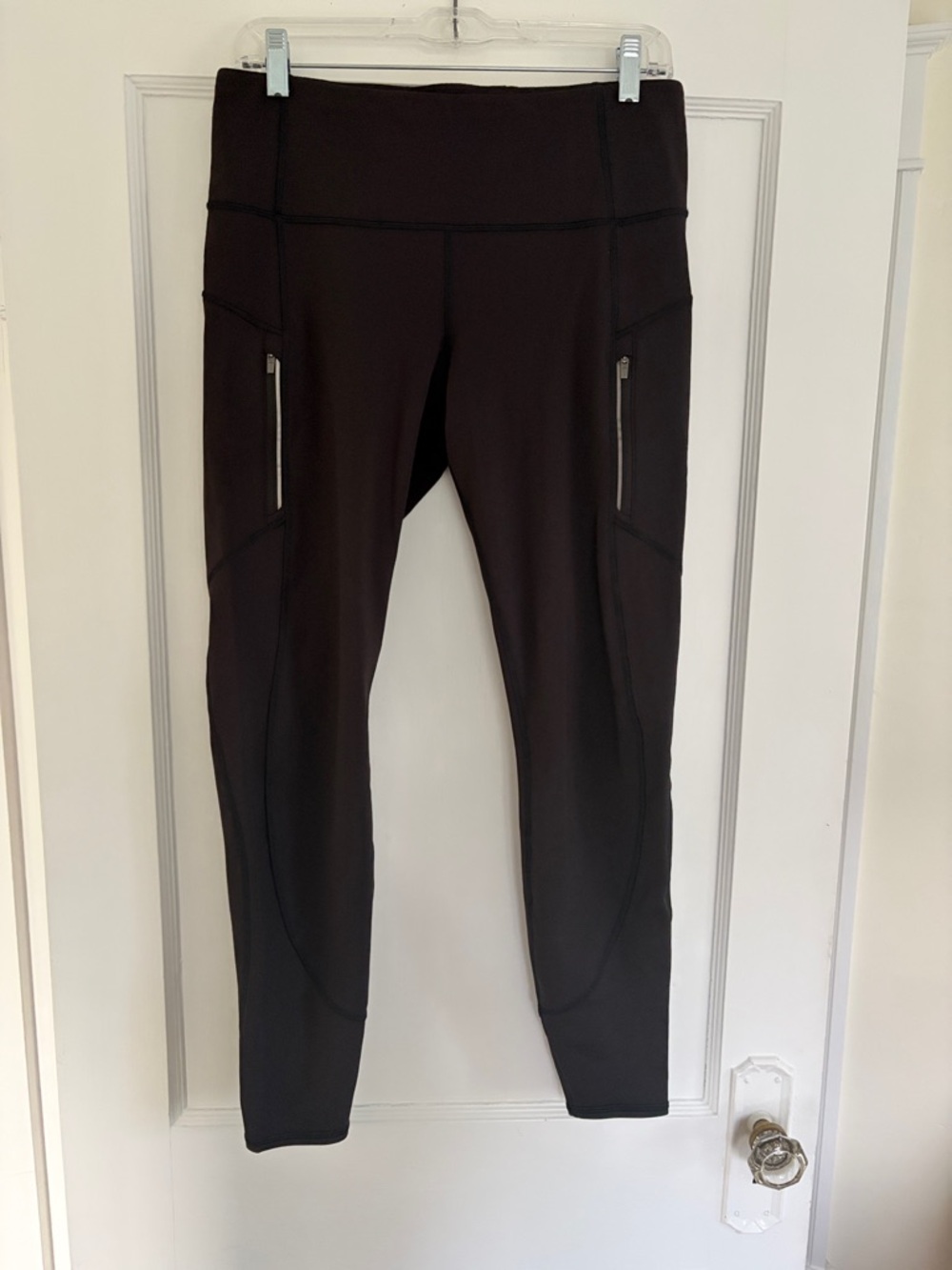 Athleta Rainer insulated leggings black w/side zip pockets Women’s size L
